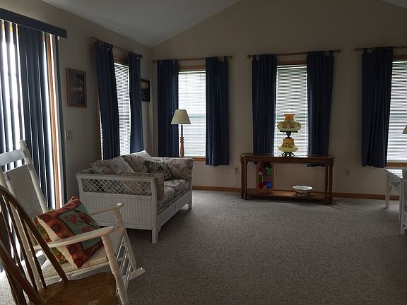 4th image of 629 Parkside Reserve St