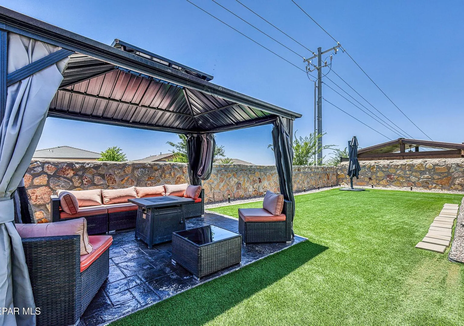 Beautiful East side House 3 bed-2 baths 79928 — Photo 2