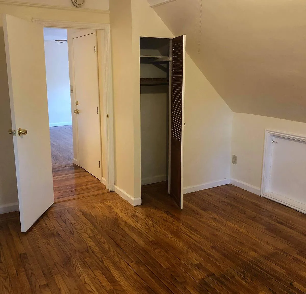 2 bed, 900 sqft, $2,500 — Photo 3
