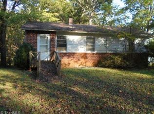 498 White Plains Rd, Roaring River, NC 28669