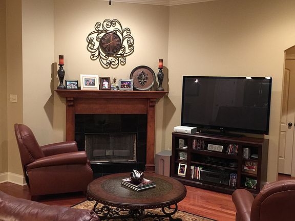 5th image of 212 Bentgrass Dr