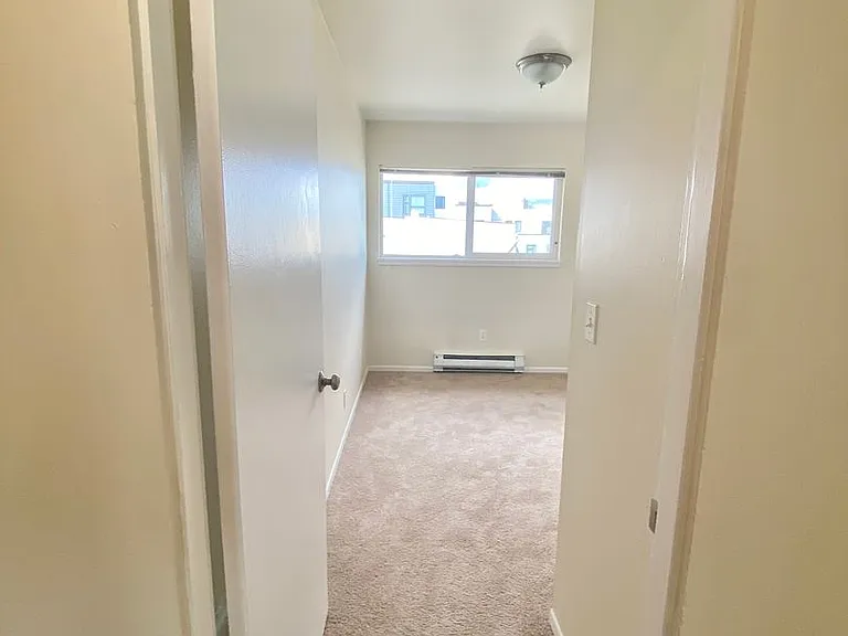 424 19th Ave E — Photo 32