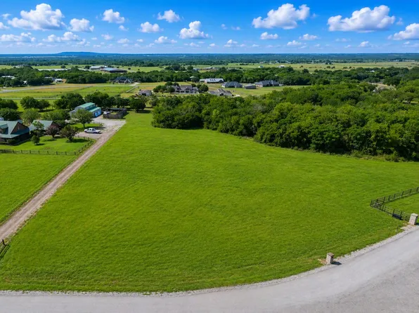 3319 Old Barn Ct, Granbury, TX 76048