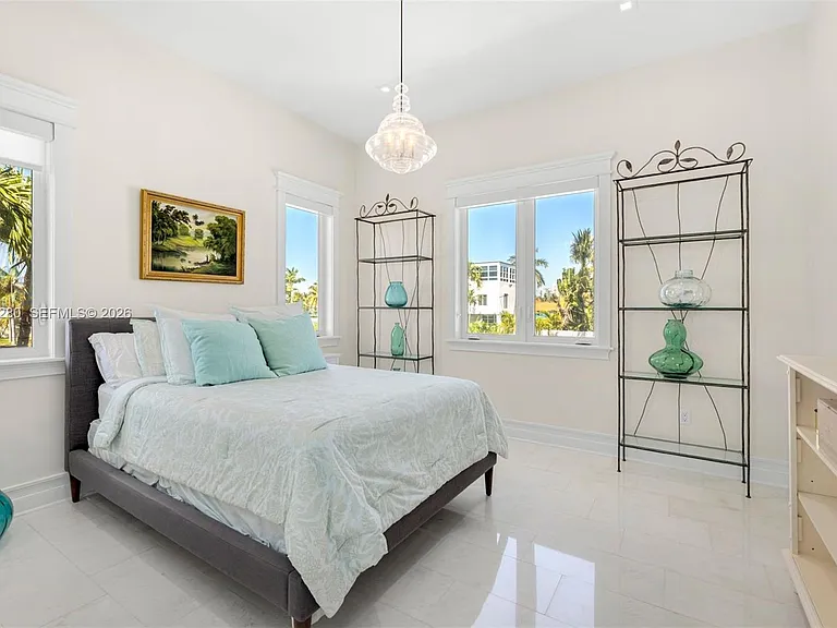 1460 S Treasure Dr — Photo 25