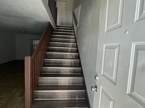 5th image of 3091 S Pines Dr
