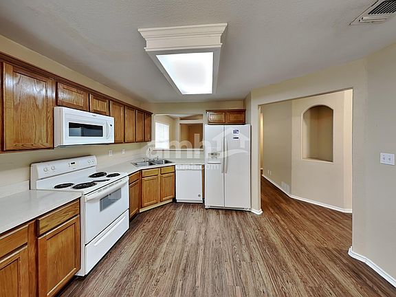 3rd image of 10155 Cedarvale Dr