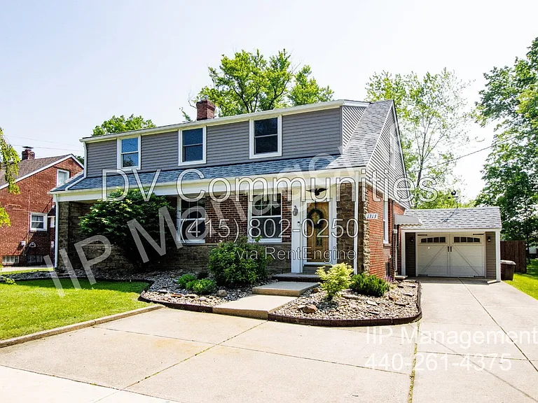 1313 Richmond Rd — Photo 1