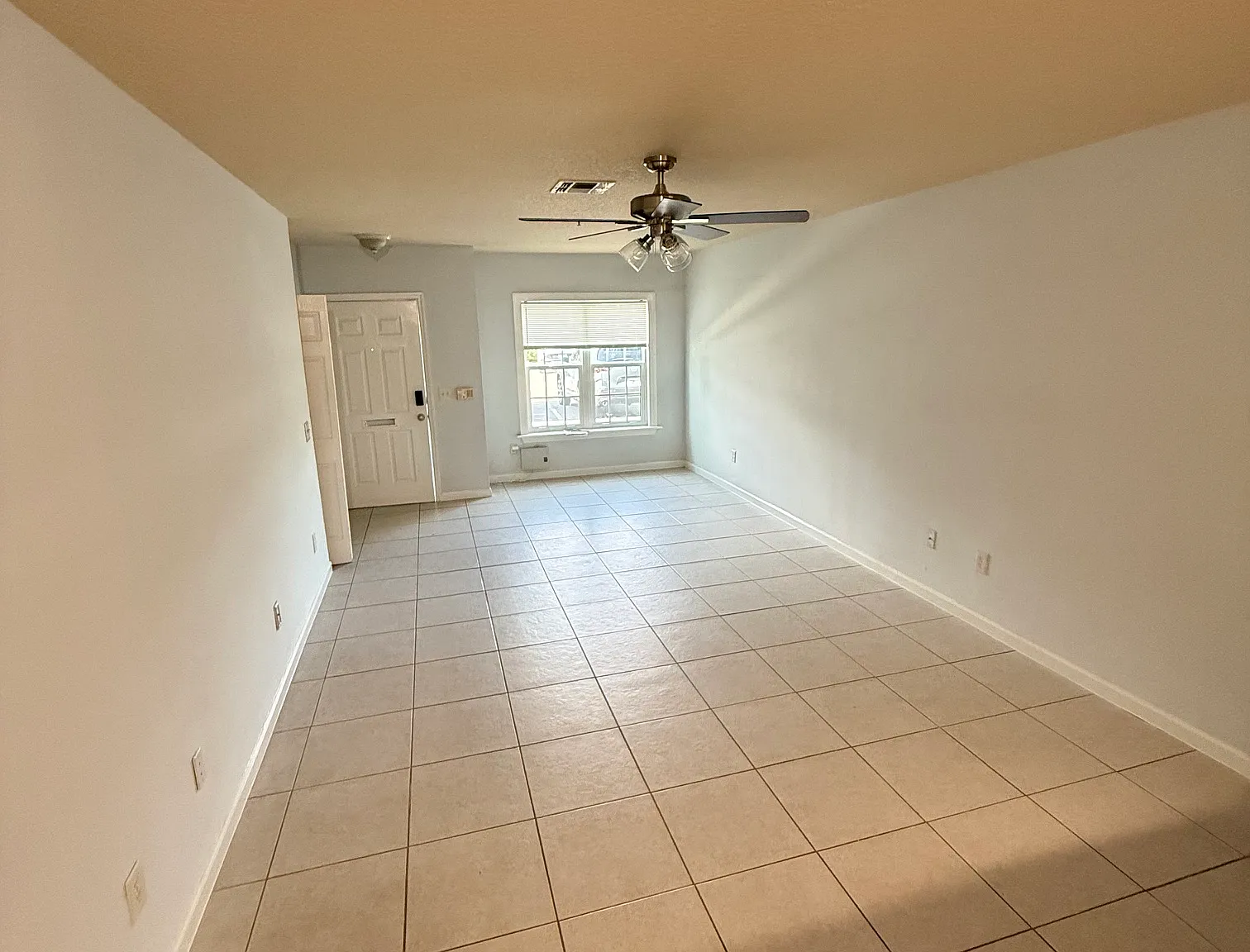 2 bed, 1088 sqft, $1,800 — Photo 2