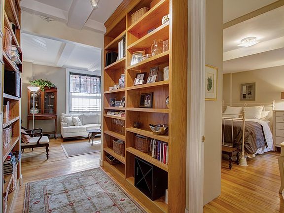 3rd image of 35 W 82nd St APT 1A