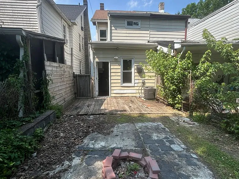 2369 Canby St — Photo 22