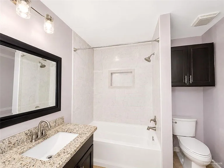 1303 W 3rd St — Photo 11