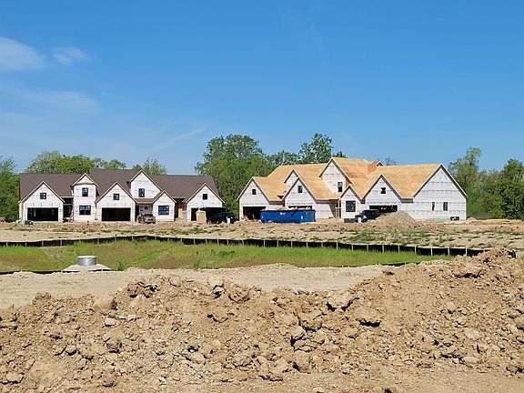3rd image of 14 Black Cherry Ln