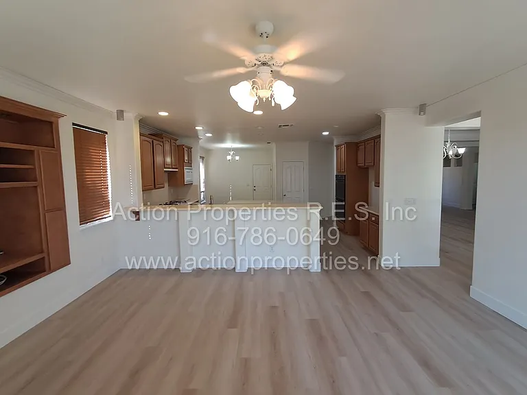 6145 Crater Lake Dr — Photo 37