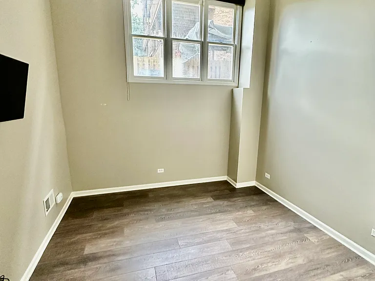 1761 W Morse Ave #GS — Photo 6