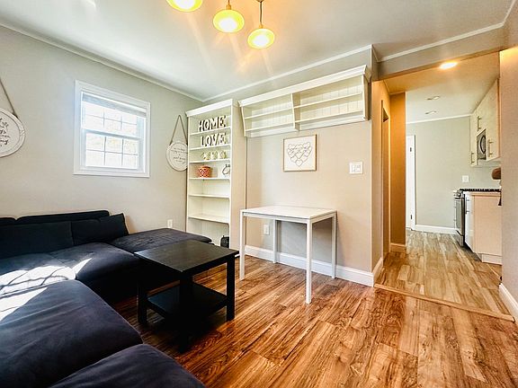 4th image of 17 Naomi St #2