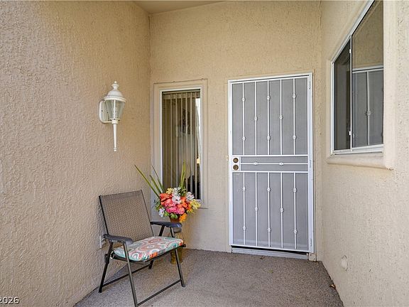 3rd image of 10625 Mission Lakes Ave
