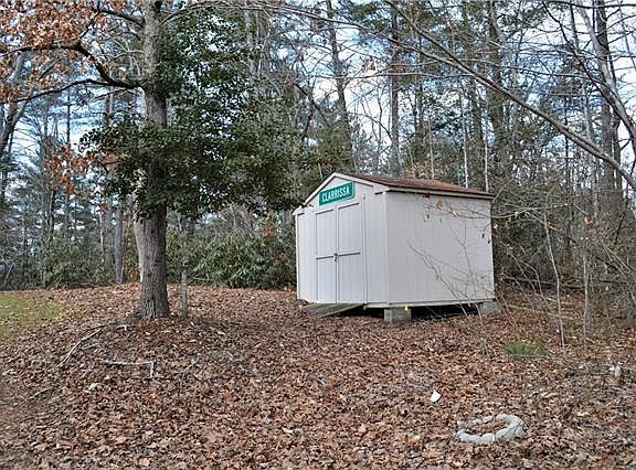 3rd image of 104 Wedgewood Ct