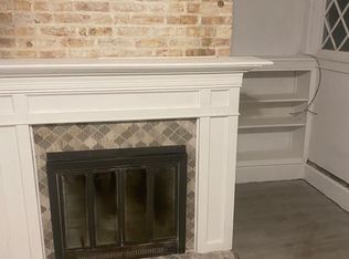 321 E Fellows St #1, Dixon, IL 61021