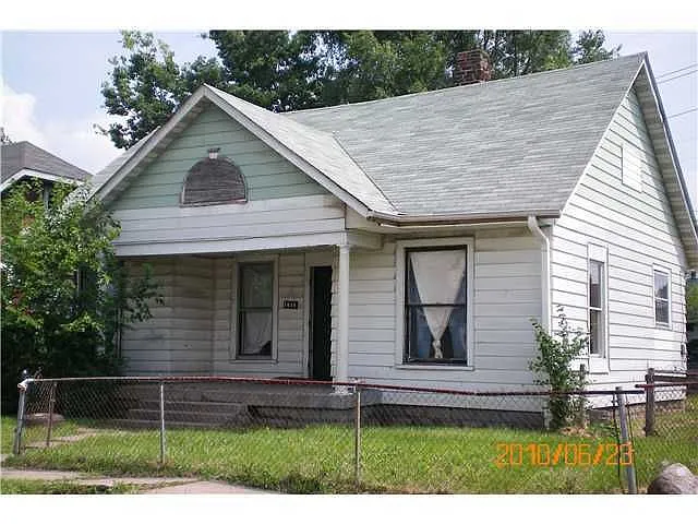 1713 E Maryland St photo 1