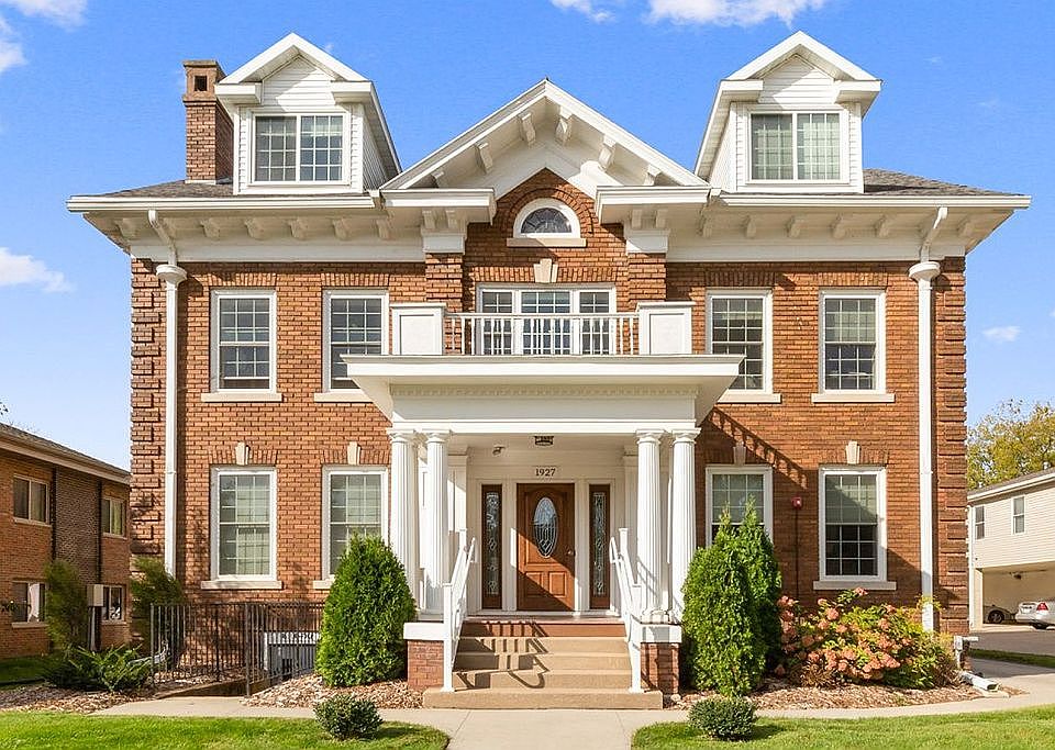 1st image of 1927 College St APT 102