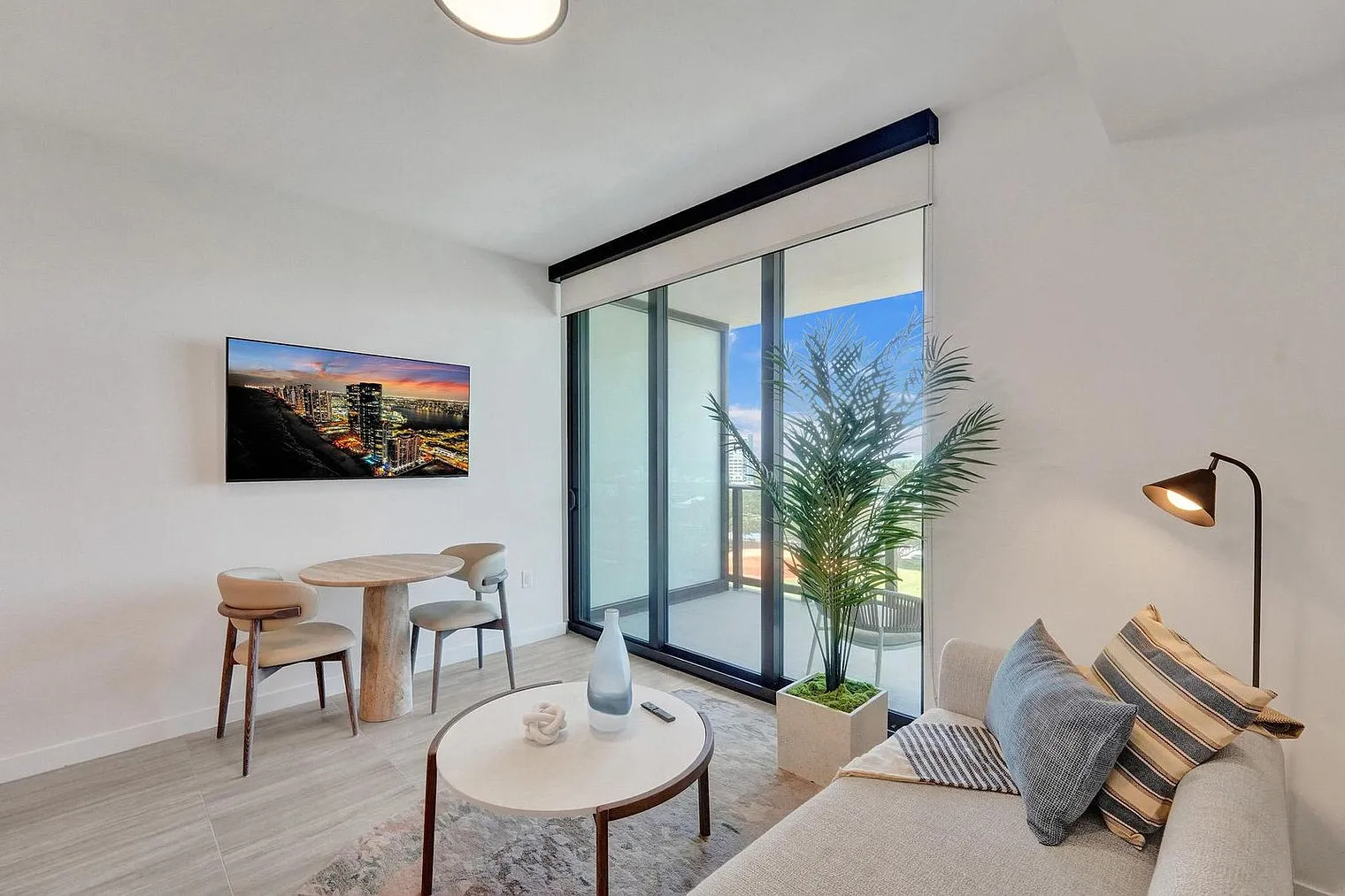 1 bed, 1.0 bath, 548 sqft, $3,194 — Photo 4