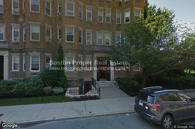 2nd image of 124 Peterborough St APT 21C