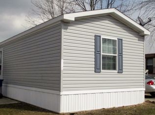 1118 Winter Park Dr, Valparaiso, IN 46385