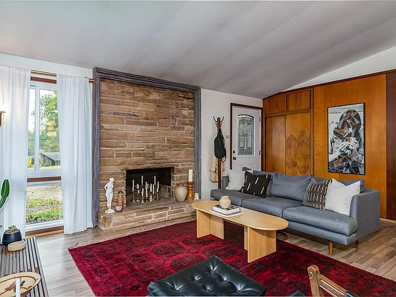 5th image of 1512 Fournier Dr