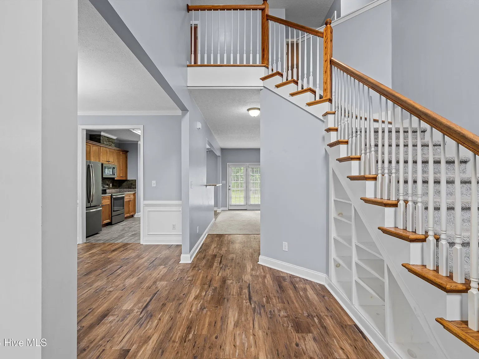4 bed, 3.5 bath, 2824 sqft, $2,475 — Photo 3