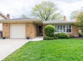 1541 Raymond Ave, La Grange Park, IL 60526
