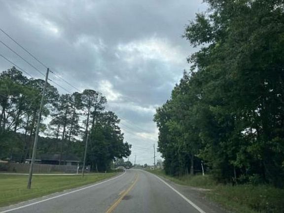 Exterior Neighborhood (street photo)