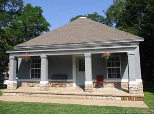 417 N Muskogee Ave, Claremore, OK 74017