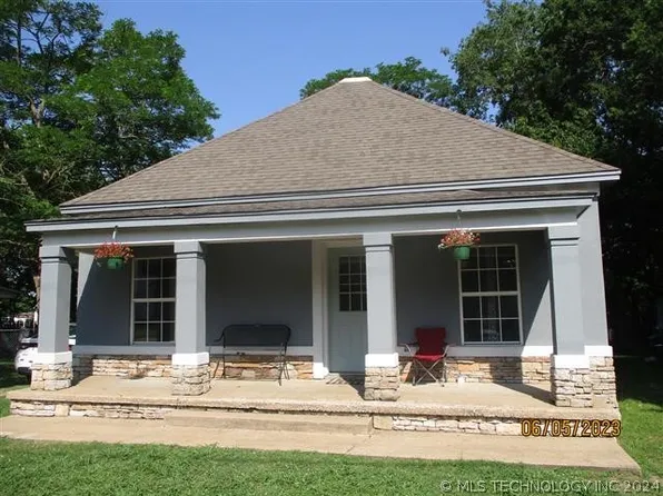 417 N Muskogee Ave, Claremore, OK 74017