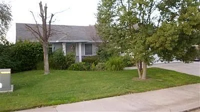 941 Amador Ave photo 1
