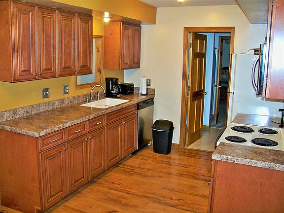 2nd image of 7844 Tanglewood Dr