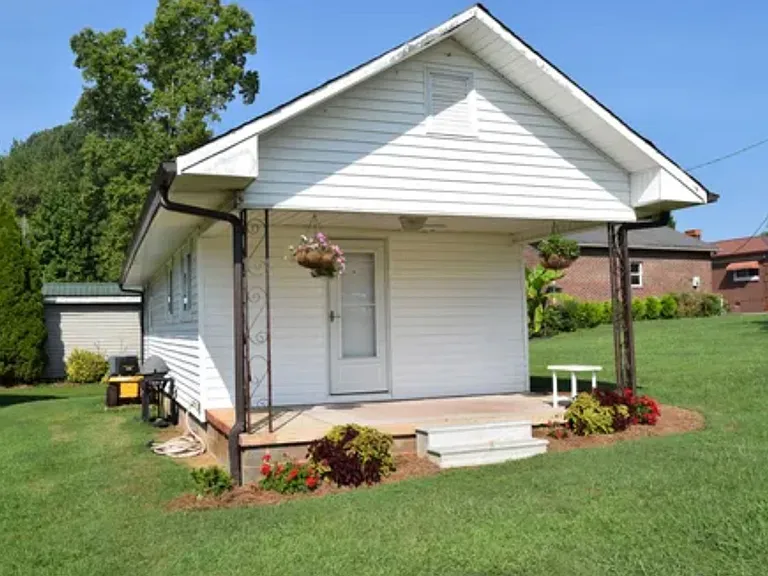 1315 S State Highway 16 Business Hwy — Photo 1