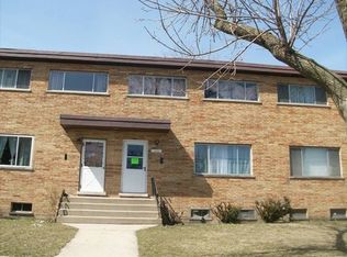 1972 S Chestnut St, Des Plaines, IL 60018