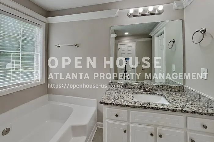 5333 High Point Rd — Photo 8