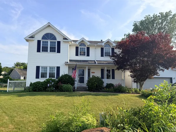 2232 Foxwood Dr, Erie, PA 16510