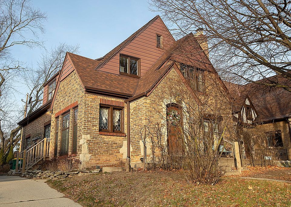 3715/3717 N Maryland