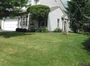 27 Highpointe Dr, Troy, NY 12182