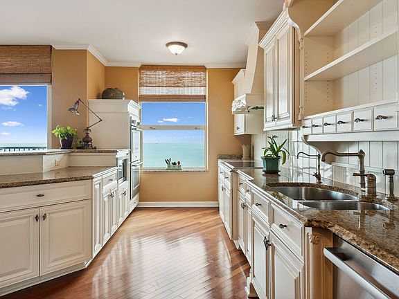 3rd image of 1040 N Lake Shore Dr APT 9D