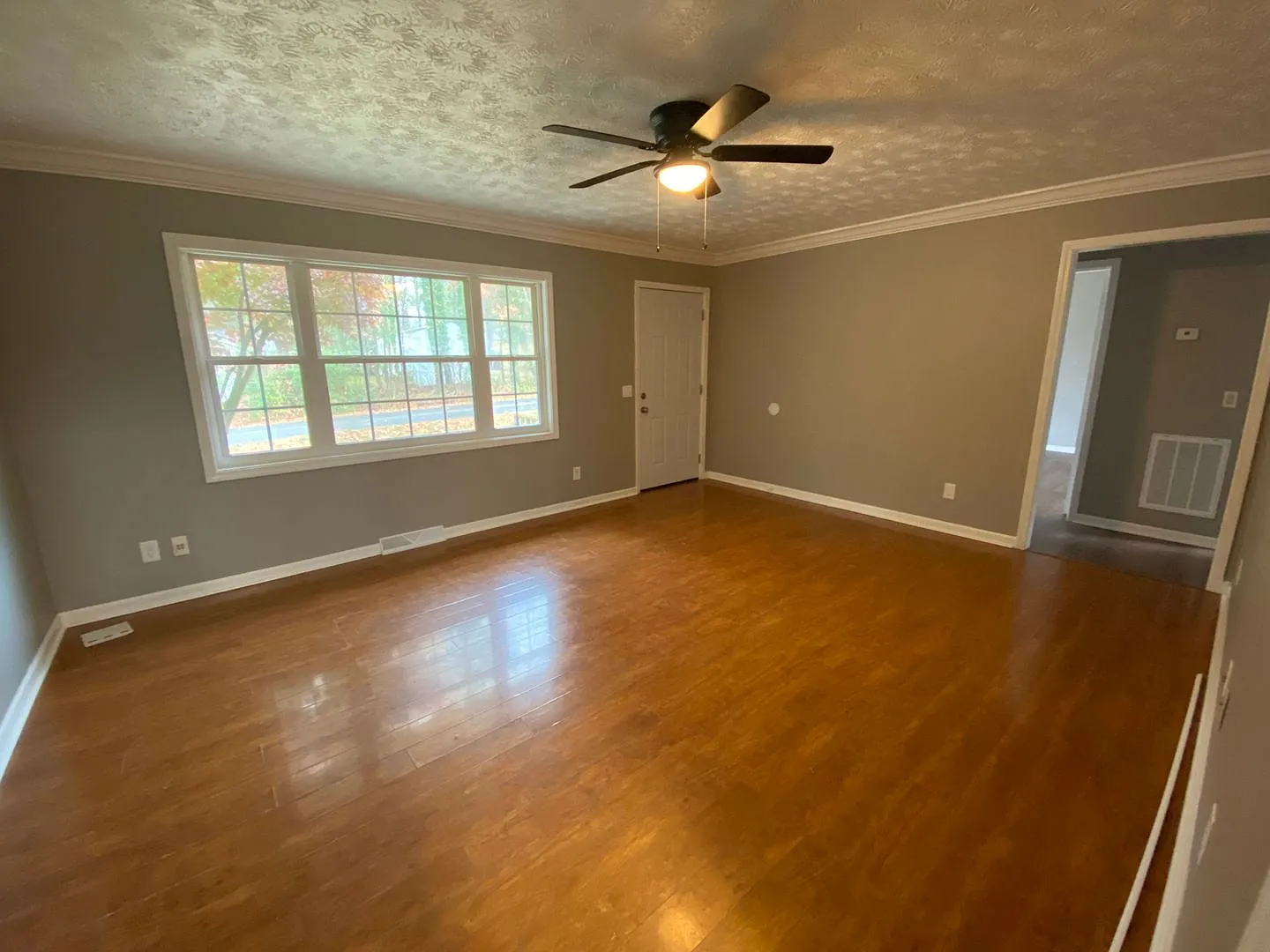4 bedroom, 1-1/2 bathroom House in West Rome! — Photo 3