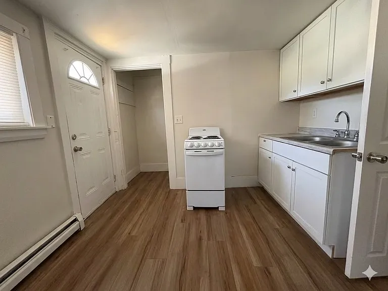 26 Cottage St #9 — Photo 1