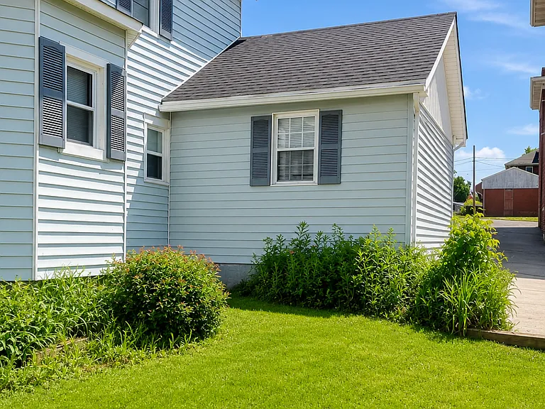 402 W Sample St — Photo 25