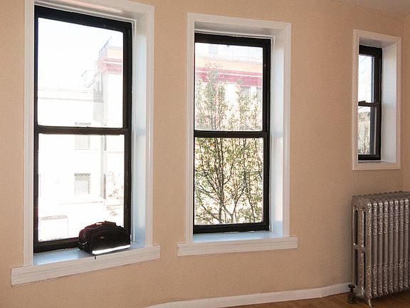 4th image of 584 Lincoln Pl APT 2R