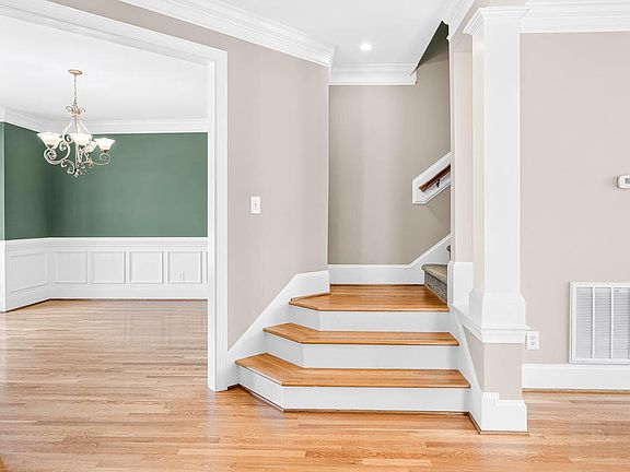 4th image of 1305 Palace Garden Way