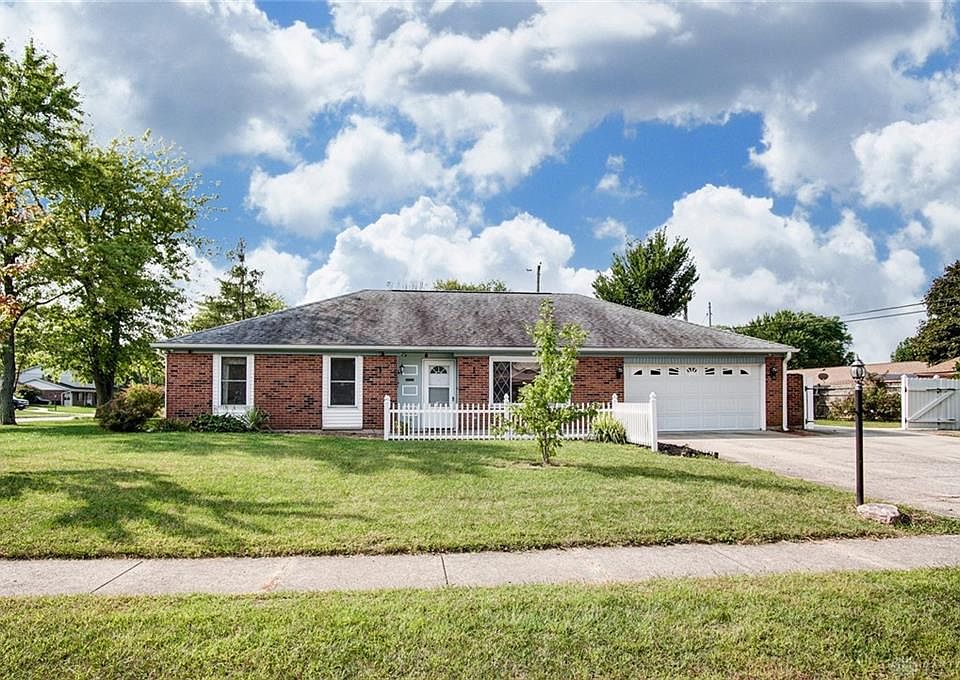1st image of 230 Lake Forest Dr