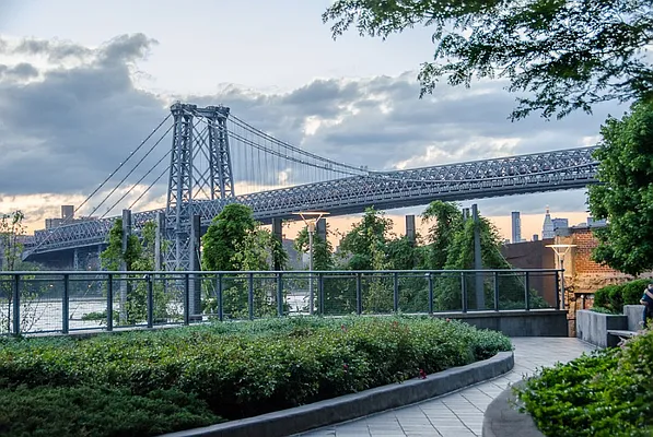 Sold by Brick&Mortar | media 9