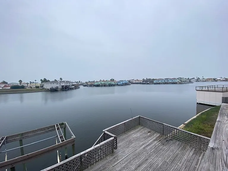 13913 Dasmarinas Dr — Photo 46
